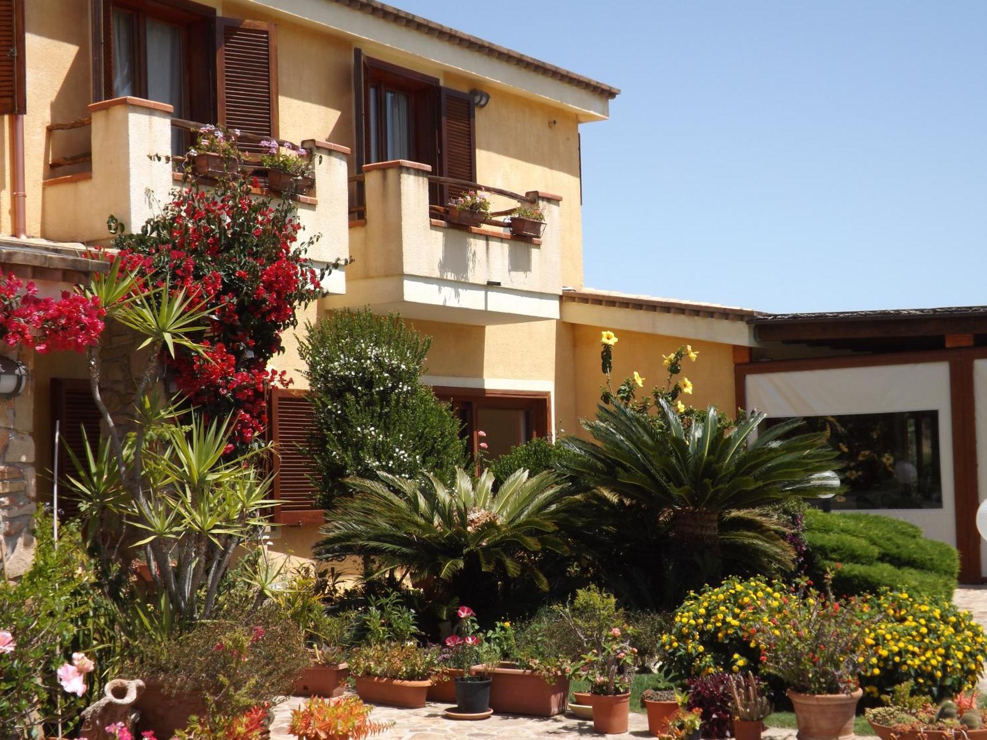 Le Anfore Hotel Villasimius Eksteriør billede