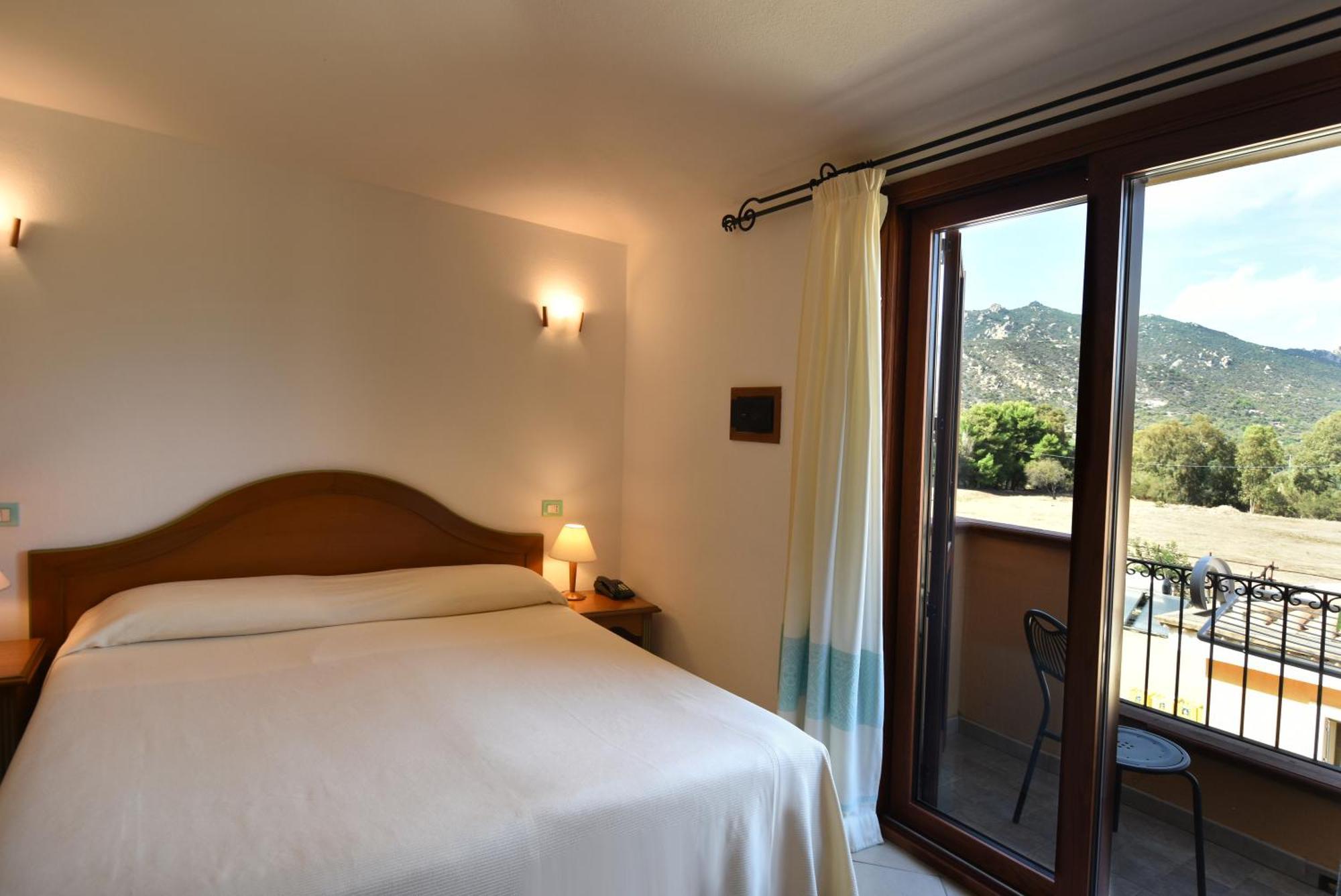 Le Anfore Hotel Villasimius Eksteriør billede
