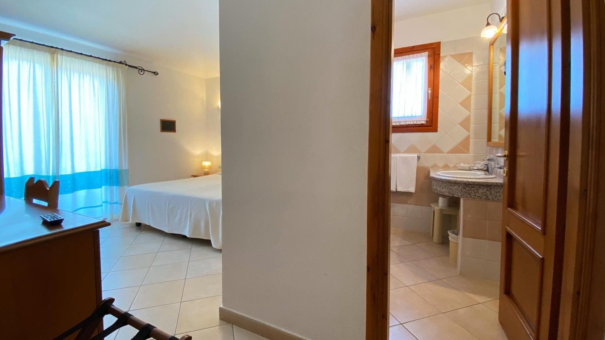 Le Anfore Hotel Villasimius Eksteriør billede