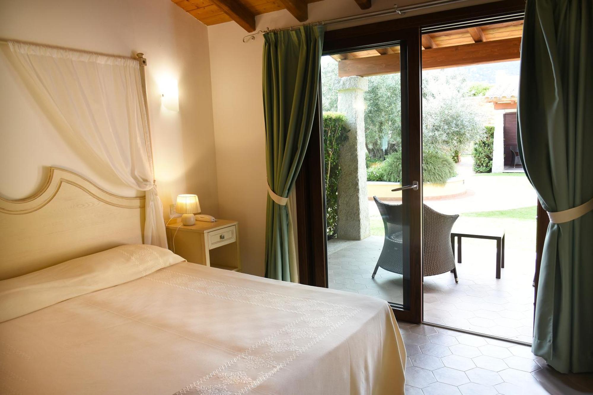Le Anfore Hotel Villasimius Eksteriør billede