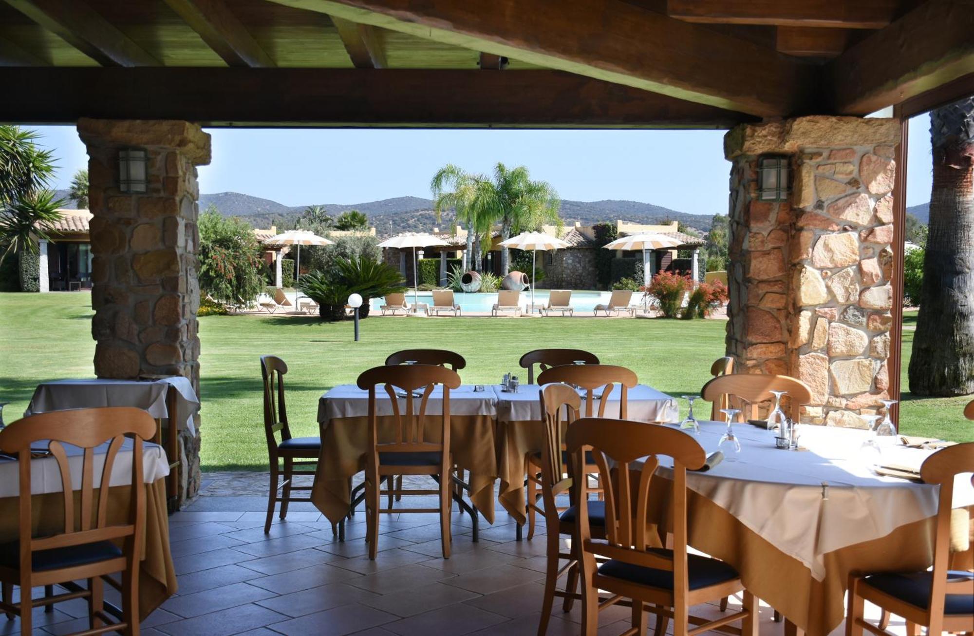 Le Anfore Hotel Villasimius Eksteriør billede