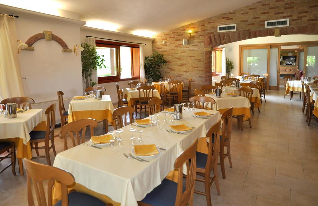 Le Anfore Hotel Villasimius Eksteriør billede