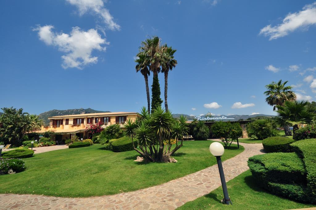 Le Anfore Hotel Villasimius Eksteriør billede