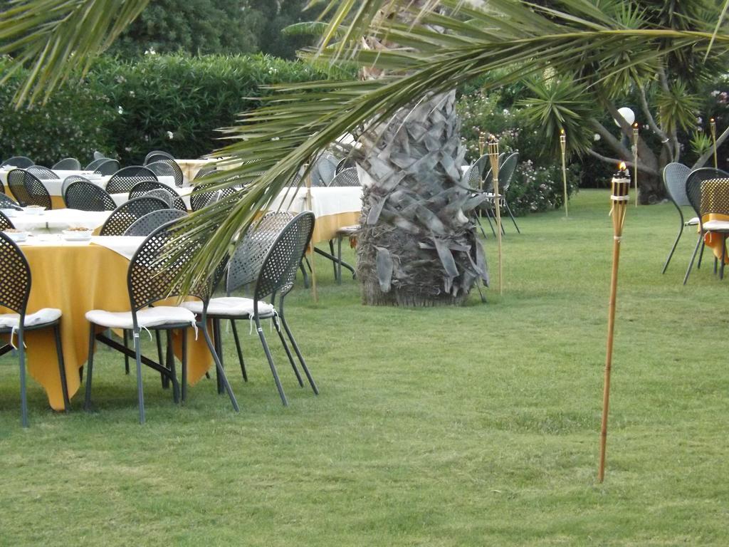 Le Anfore Hotel Villasimius Eksteriør billede